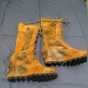 Sorel Cate the Great lace-up wedge heel boots . Size 6